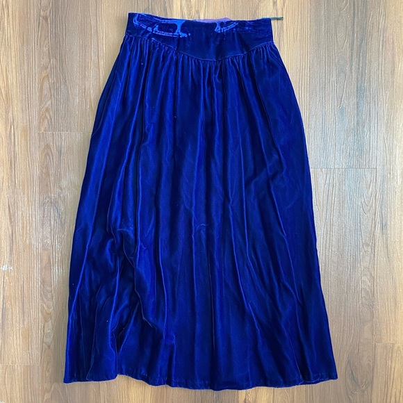 Gunne Sax Dresses & Skirts - Gunne Sax vintage blue velvet midi skirt